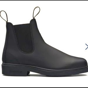 Blundstone 063
WOMEN'S DRESS
CHELSEA BOOTS - BLACK